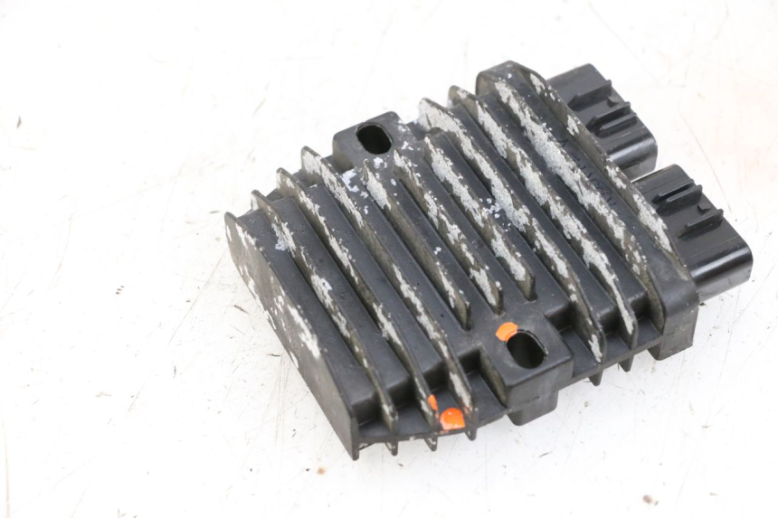 photo de REGLER LICHTMASCHINE PEUGEOT SATELIS 125 (2013 - 2018) - Technische Nahaufnahme