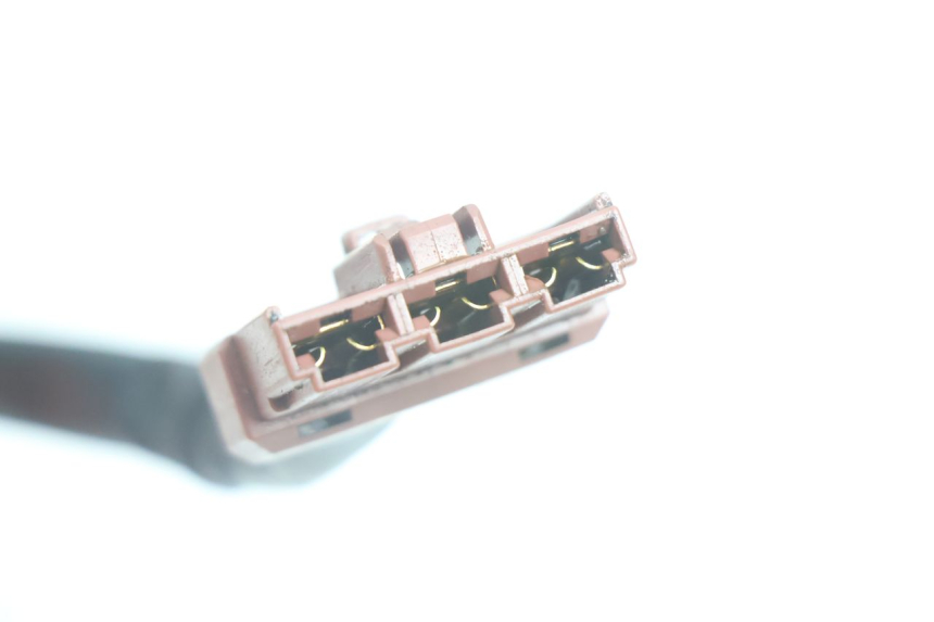 photo de SPANNUNGSREGLER PEUGEOT SATELIS 125 (2006 - 2009) - Details der Befestigungspunkte