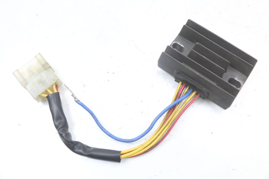 photo de REGLER LICHTMASCHINE APRILIA SCARABEO GT 125 (1999 - 2007) - Detailansicht des Bauteils