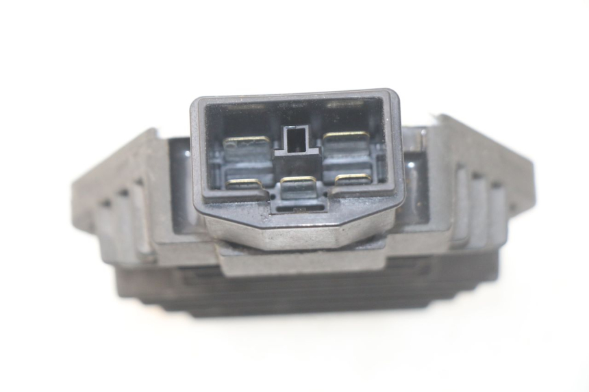 photo de REGLER LICHTMASCHINE HONDA SES DYLAN 125 (2002 - 2006) - Zoom auf Gebrauchszustand