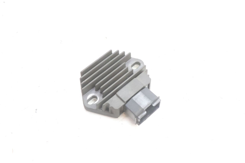 photo de REGLER LICHTMASCHINE HONDA SH 125 (2001 - 2003) - Hauptansicht