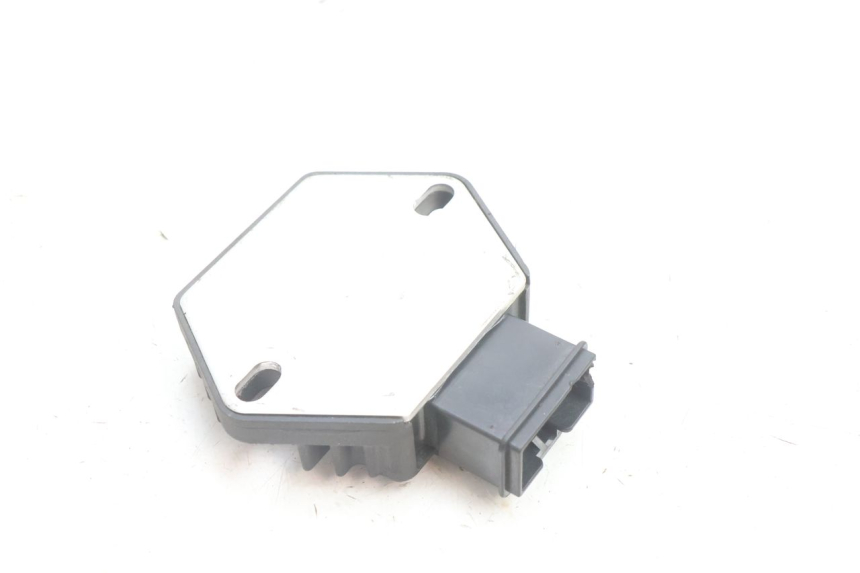 photo de REGLER LICHTMASCHINE HONDA SH 125 (2001 - 2003) - Zoom auf Gebrauchszustand