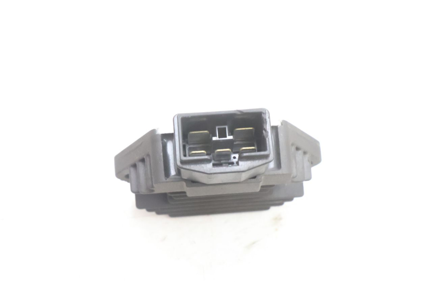 photo de REGLER LICHTMASCHINE HONDA SH 125 (2001 - 2003) - Alternative Perspektive