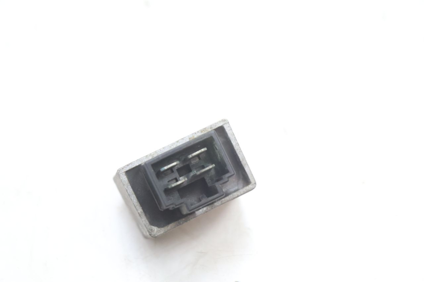 photo de REGLER LICHTMASCHINE PEUGEOT SPEEDFIGHT 2 AC 50 (2000 - 2009) - Zoom auf Gebrauchszustand
