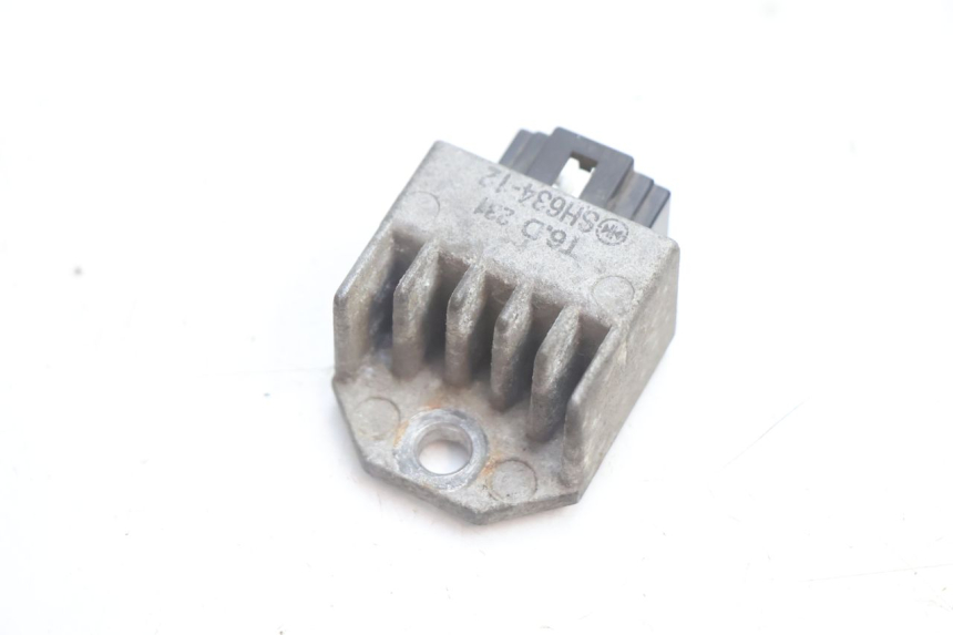 photo de REGLER LICHTMASCHINE PEUGEOT SPEEDFIGHT 2 AC 50 (2000 - 2009) - Detailansicht des Bauteils