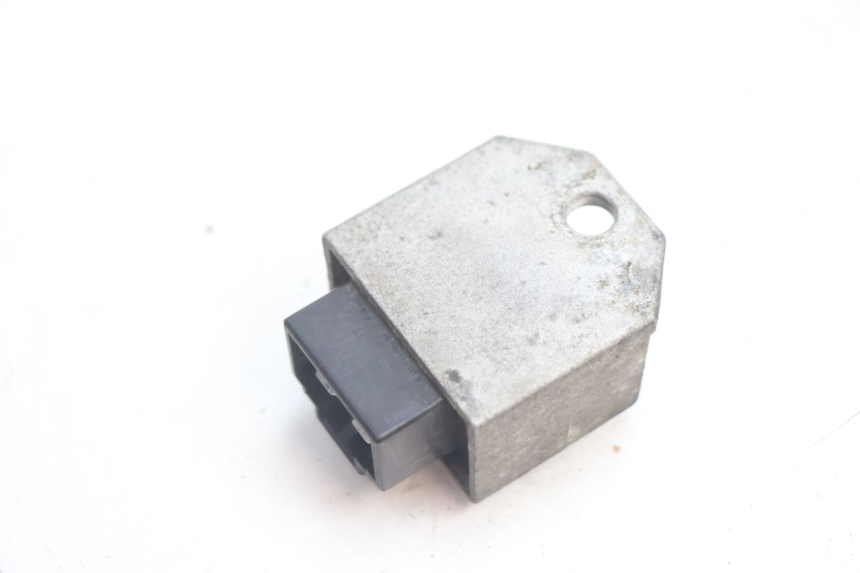 photo de REGLER LICHTMASCHINE PEUGEOT SPEEDFIGHT 2 AC 50 (2000 - 2009) - Zoom auf Gebrauchszustand