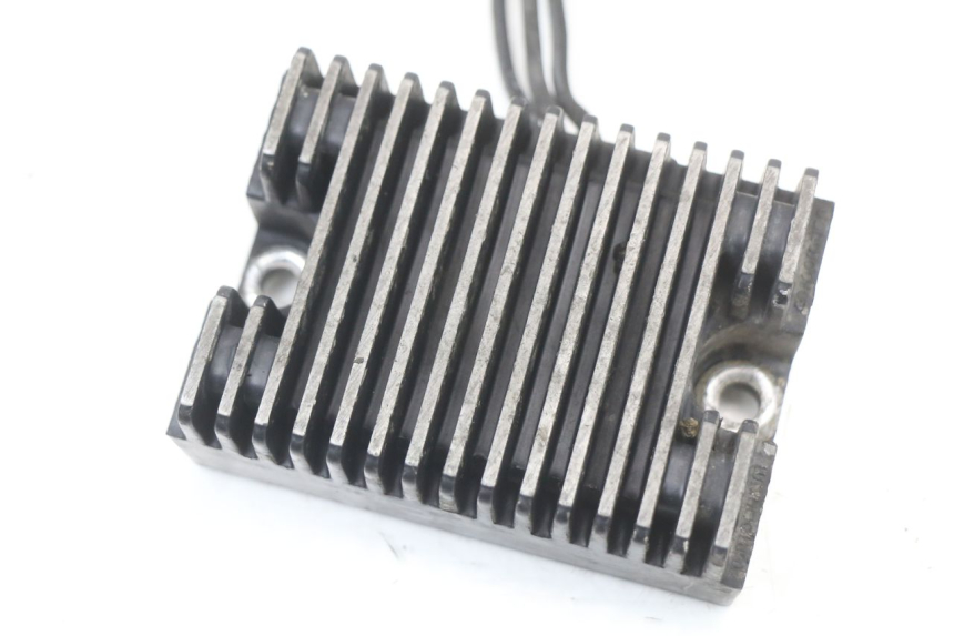 photo de REGLER LICHTMASCHINE HARLEY DAVIDSON SPORTSTER XL CUSTOM 1200 (2003 - 2004) - Detailansicht des Bauteils