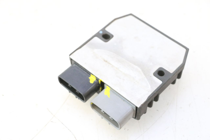 photo de REGLER LICHTMASCHINE CAN-AM SPYDER RS 1000 (2008 - 2012) - Detailansicht des Bauteils