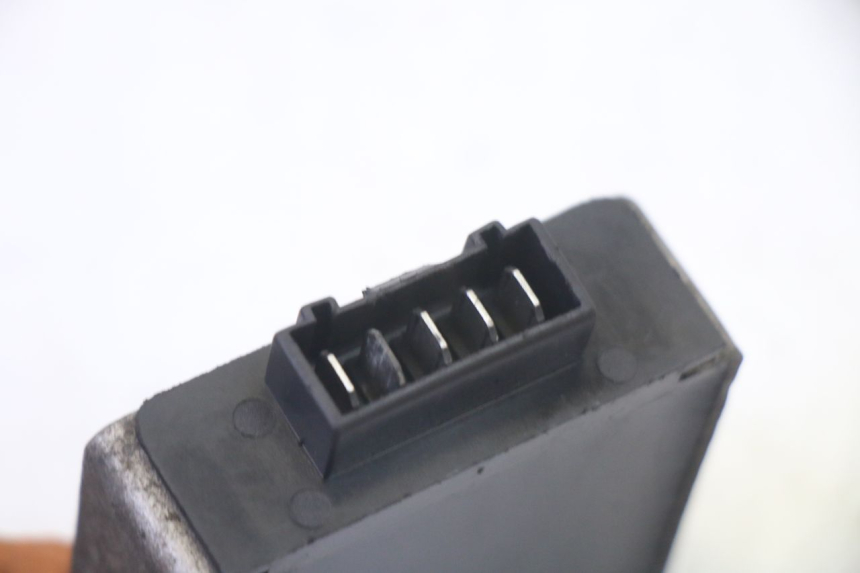 photo de LICHTMASCHINENREGLER APRILIA SR R 2T LC 50 (2018 - 2021) - Alternative Perspektive