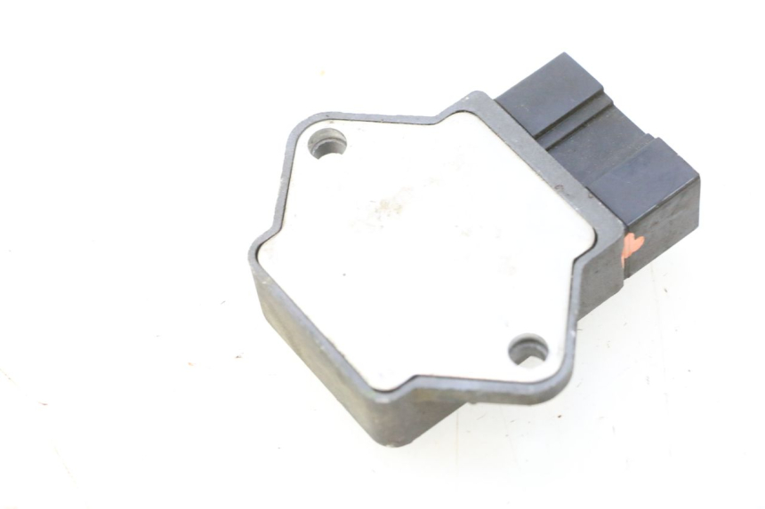 photo de REGLER LICHTMASCHINE HONDA ST PAN EUROPEAN 1100 (1990 - 2002) - Detailansicht des Bauteils