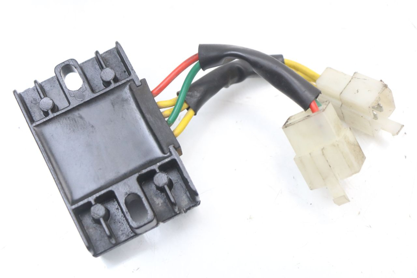 photo de REGLER LICHTMASCHINE PEUGEOT STREETZONE I 2T 50 (2018 - 2020) - Zoom auf Gebrauchszustand