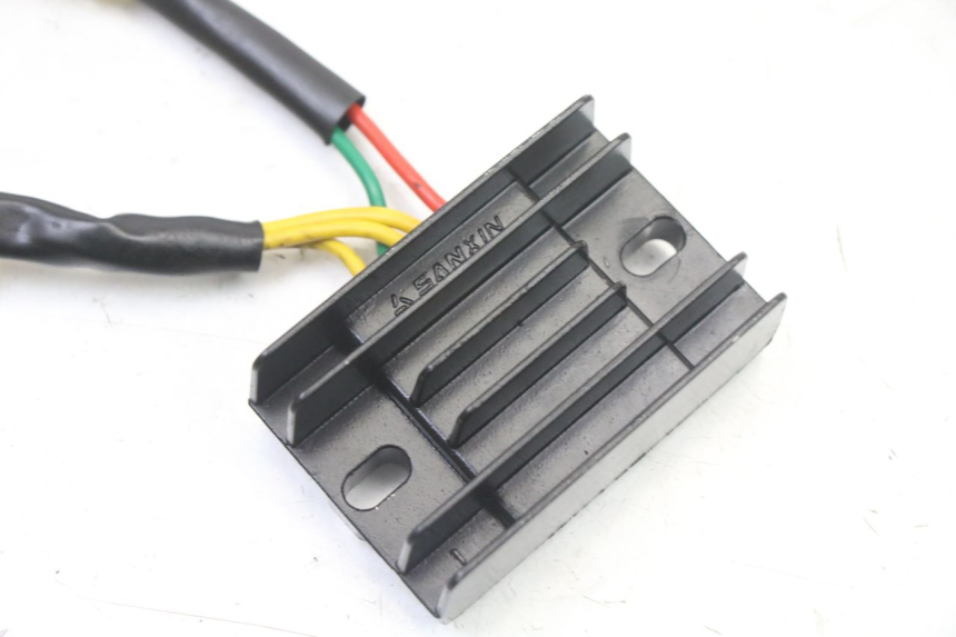 photo de REGLER LICHTMASCHINE PEUGEOT STREETZONE I 2T 50 (2018 - 2020) - Detailansicht des Bauteils