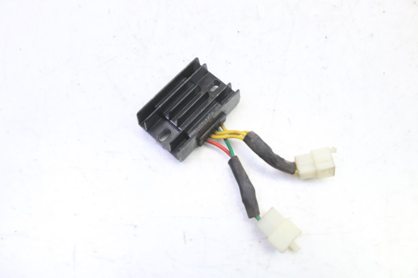 photo de REGLER LICHTMASCHINE PEUGEOT STREETZONE I NAKED 2T 50 (2018 - 2020) - Zoom auf Gebrauchszustand