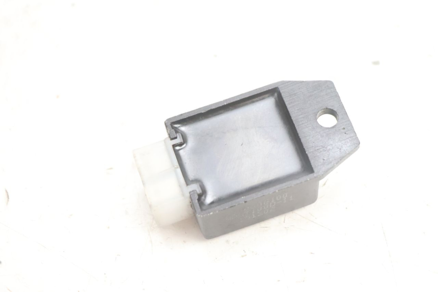 photo de REGLER LICHTMASCHINE PEUGEOT STREETZONE NAKED 2T 50 (2014 - 2018) - Alternative Perspektive