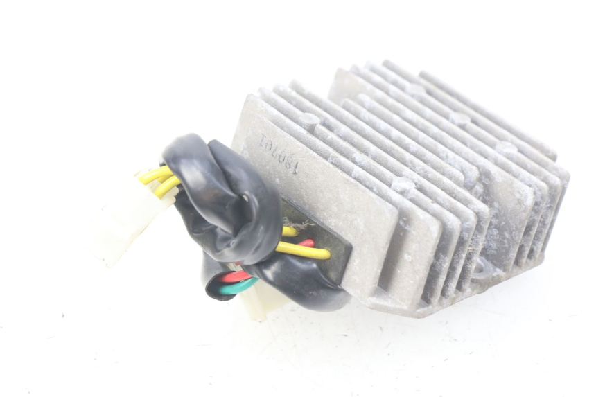 photo de REGLER LICHTMASCHINE KYMCO SUPER 8 4T 50 (2018 - 2020) - Alternative Perspektive