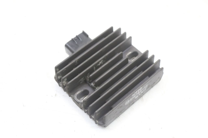 photo de REGLER LICHTMASCHINE SUZUKI BURGMAN 125 (2018 - 2021) - Detailansicht des Bauteils