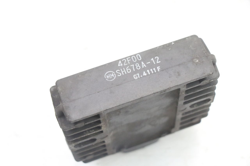 photo de REGLER LICHTMASCHINE SUZUKI BURGMAN 125 (2018 - 2021) - Technische Nahaufnahme