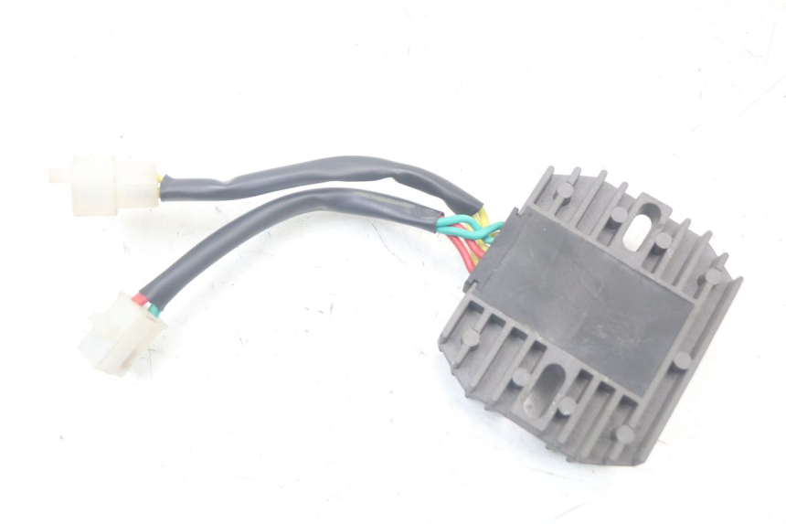 photo de LICHTMASCHINENREGLER SUZUKI SV N 650 (1999 - 2002) - Zoom auf Gebrauchszustand