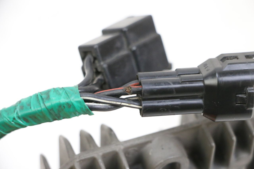 photo de REGLER LICHTMASCHINE SUZUKI SV S 650 (2003 - 2009) - Zoom auf Gebrauchszustand