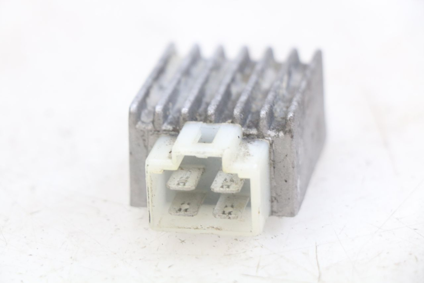 photo de SPANNUNGSREGLER PEUGEOT SV 125 (1991 - 1994) - Detailansicht des Bauteils