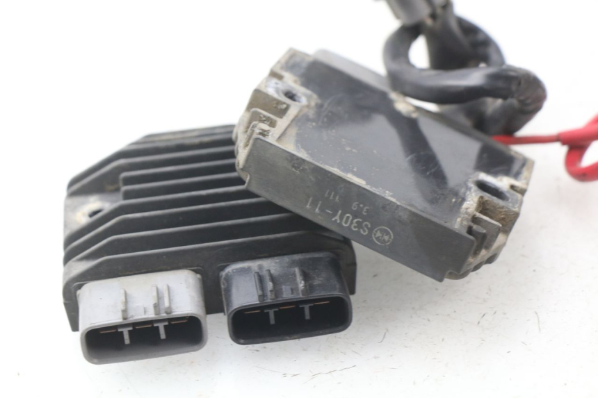 photo de LICHTMASCHINENREGLER YAMAHA TDM ABS 900 (2002 - 2014) - Detailansicht des Bauteils