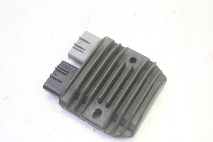 photo de REGLER LICHTMASCHINE YAMAHA TDM ABS 900 (2002 - 2014) - Oberflächenzustand und Material