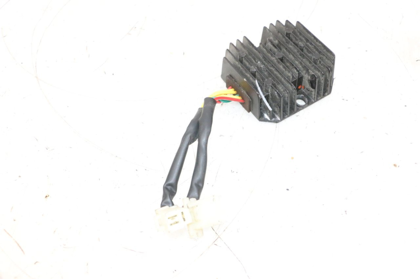 photo de REGLER LICHTMASCHINE NECO TEMPO 4T 50 (2022 - 2026) - Details der Befestigungspunkte