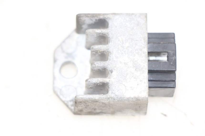 photo de SPANNUNGSREGLER PEUGEOT TREKKER 50 (1998 - 2004) - Hauptansicht