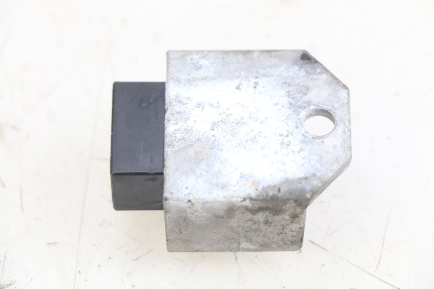 photo de SPANNUNGSREGLER PEUGEOT TREKKER 50 (1998 - 2004) - Detailansicht des Bauteils