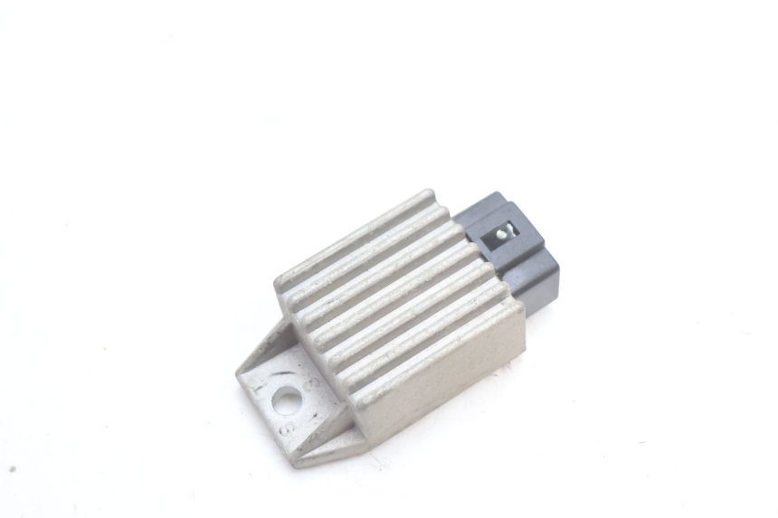 photo de SPANNUNGSREGLER PEUGEOT TREKKER 50 (1995 - 2004) - Detailansicht des Bauteils