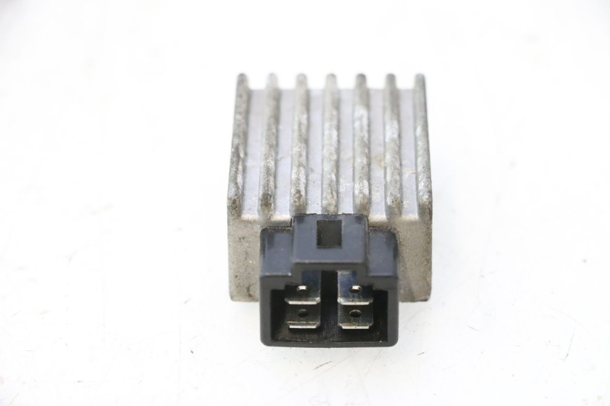 photo de SPANNUNGSREGLER PEUGEOT TREKKER 50 (1995 - 2004) - Alternative Perspektive