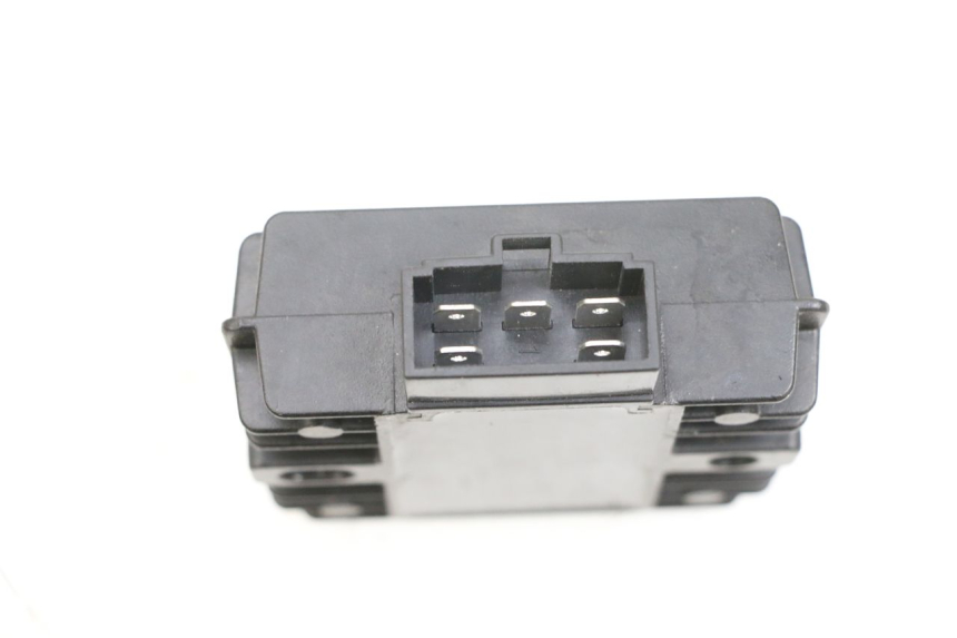 photo de REGLER LICHTMASCHINE YAMAHA TRICITY 300 (2020 - 2024) - Technische Nahaufnahme