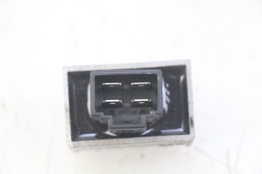 photo de LADEREGLER PEUGEOT TWEET 4T 50 (2010 - 2014) - Zoom auf Gebrauchszustand