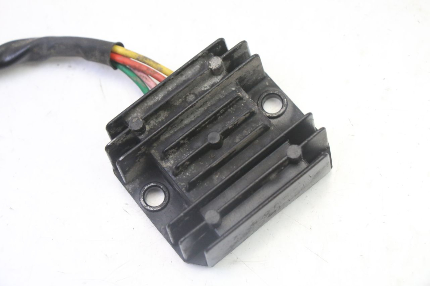 photo de SPANNUNGSREGLER PEUGEOT TWEET 4T 50 (2018 - 2022) - Detailansicht des Bauteils