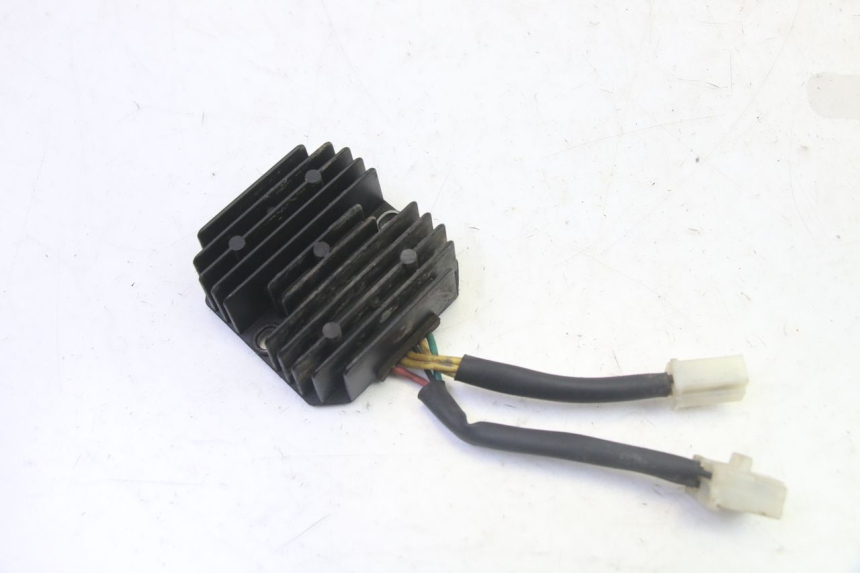 photo de REGLER LICHTMASCHINE PEUGEOT TWEET PRO CARGO 50 (2018 - 2022) - Detailansicht des Bauteils