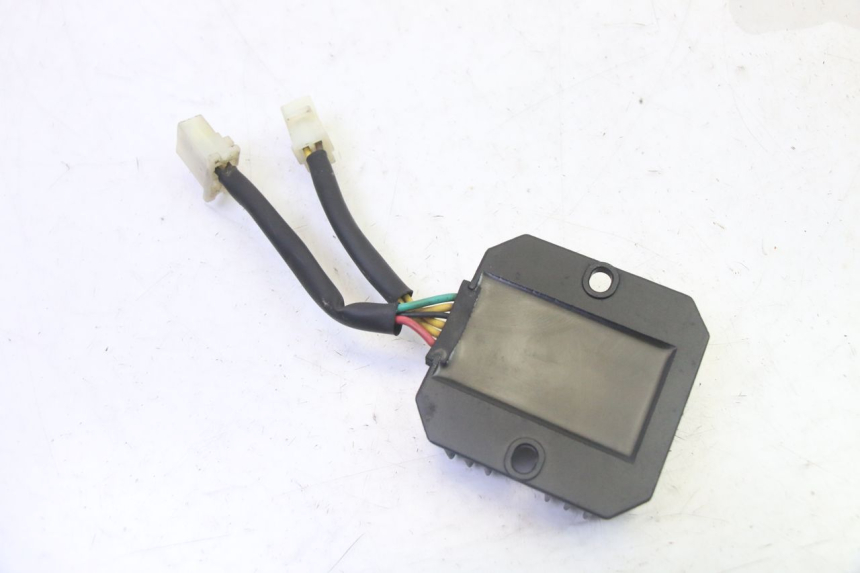 photo de REGLER LICHTMASCHINE PEUGEOT TWEET PRO CARGO 50 (2018 - 2022) - Zoom auf Gebrauchszustand