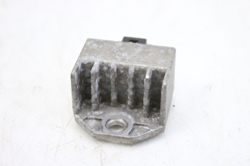 photo de LADEREGLER PEUGEOT TWEET 125 (2010 - 2017) - Details der Befestigungspunkte