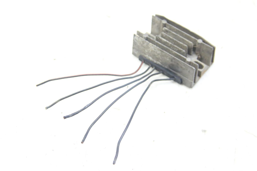 photo de SPANNUNGSREGLER SUZUKI UH BURGMAN 125 (2002 - 2006) - Zoom auf Gebrauchszustand