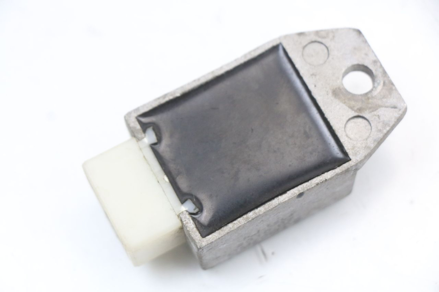 photo de LICHTMASCHINENREGLER PEUGEOT V-CLIC VCLIC 50 (2007 - 2013) - Alternative Perspektive