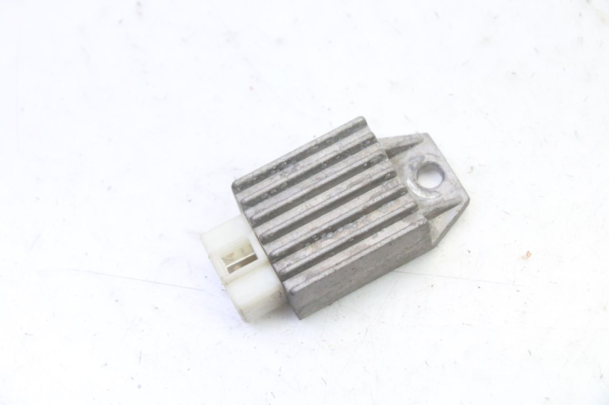 photo de LICHTMASCHINENREGLER PEUGEOT V-CLIC VCLIC 50 (2007 - 2013) - Detailansicht des Bauteils