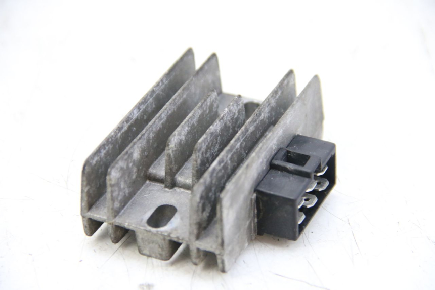 photo de SPANNUNGSREGLER PIAGGIO VESPA GRANTURISMO 125 (2003 - 2007) - Hauptansicht