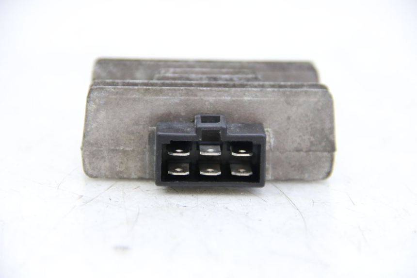 photo de SPANNUNGSREGLER PIAGGIO VESPA GRANTURISMO 125 (2003 - 2007) - Detailansicht des Bauteils