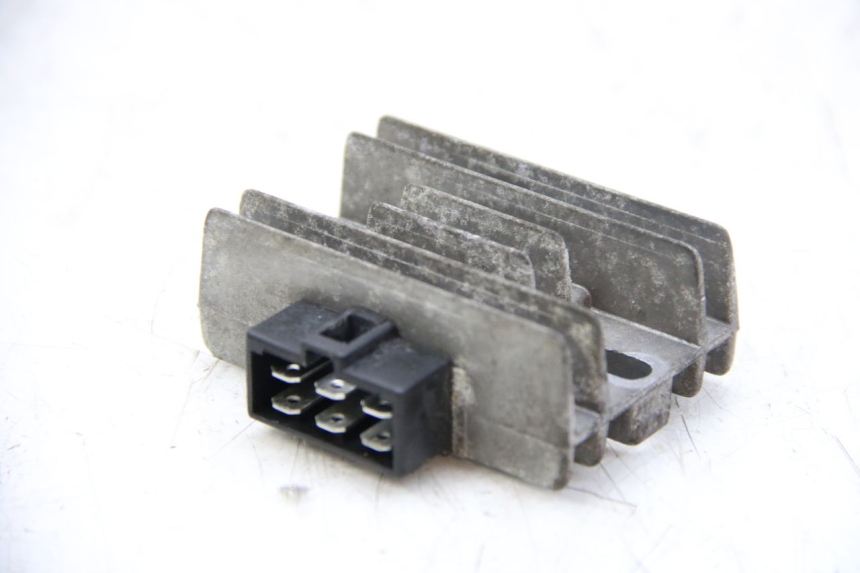 photo de SPANNUNGSREGLER PIAGGIO VESPA GRANTURISMO 125 (2003 - 2007) - Alternative Perspektive