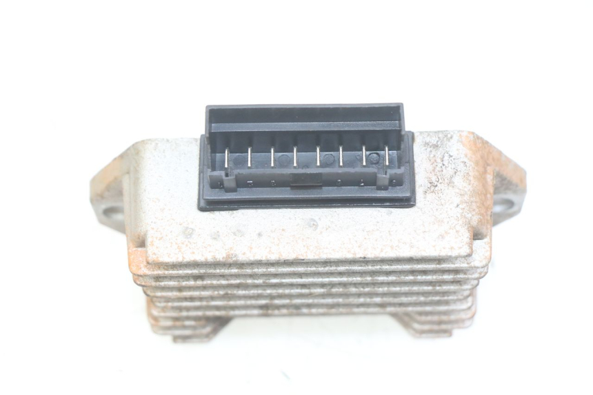 photo de SPANNUNGSREGLER PIAGGIO VESPA S 2T 50 (2007 - 2014) - Detailansicht des Bauteils