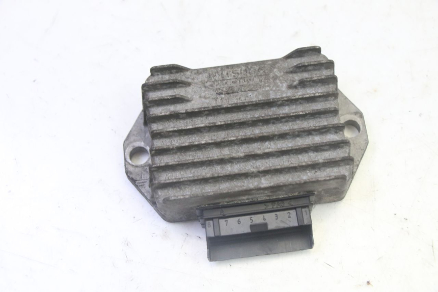 photo de SPANNUNGSREGLER PIAGGIO VESPA S 2T 50 (2007 - 2014) - Detailansicht des Bauteils