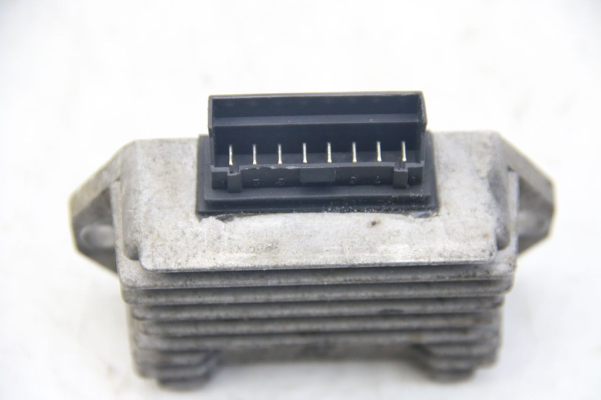 photo de LADEREGLER PIAGGIO VESPA SPRINT 2T 50 (2014 - 2018) - Details der Befestigungspunkte