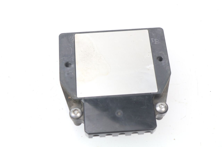 photo de REGLER LICHTMASCHINE HONDA VFR F 1200 (2010 - 2015) - Technische Nahaufnahme