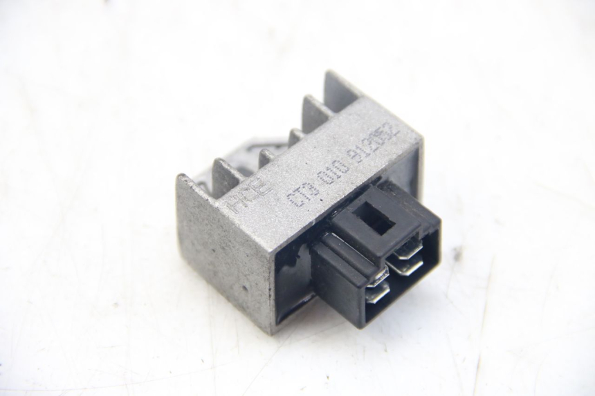 photo de LICHTMASCHINENREGLER PEUGEOT VIVACITY NEW 4T 50 (2008 - 2017) - Hauptansicht