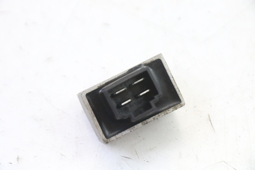 photo de LICHTMASCHINENREGLER PEUGEOT VIVACITY NEW 4T 50 (2008 - 2017) - Zoom auf Gebrauchszustand