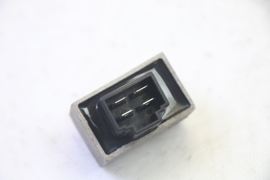 photo de LICHTMASCHINENREGLER PEUGEOT VIVACITY NEW 4T 50 (2008 - 2017) - Zoom auf Gebrauchszustand